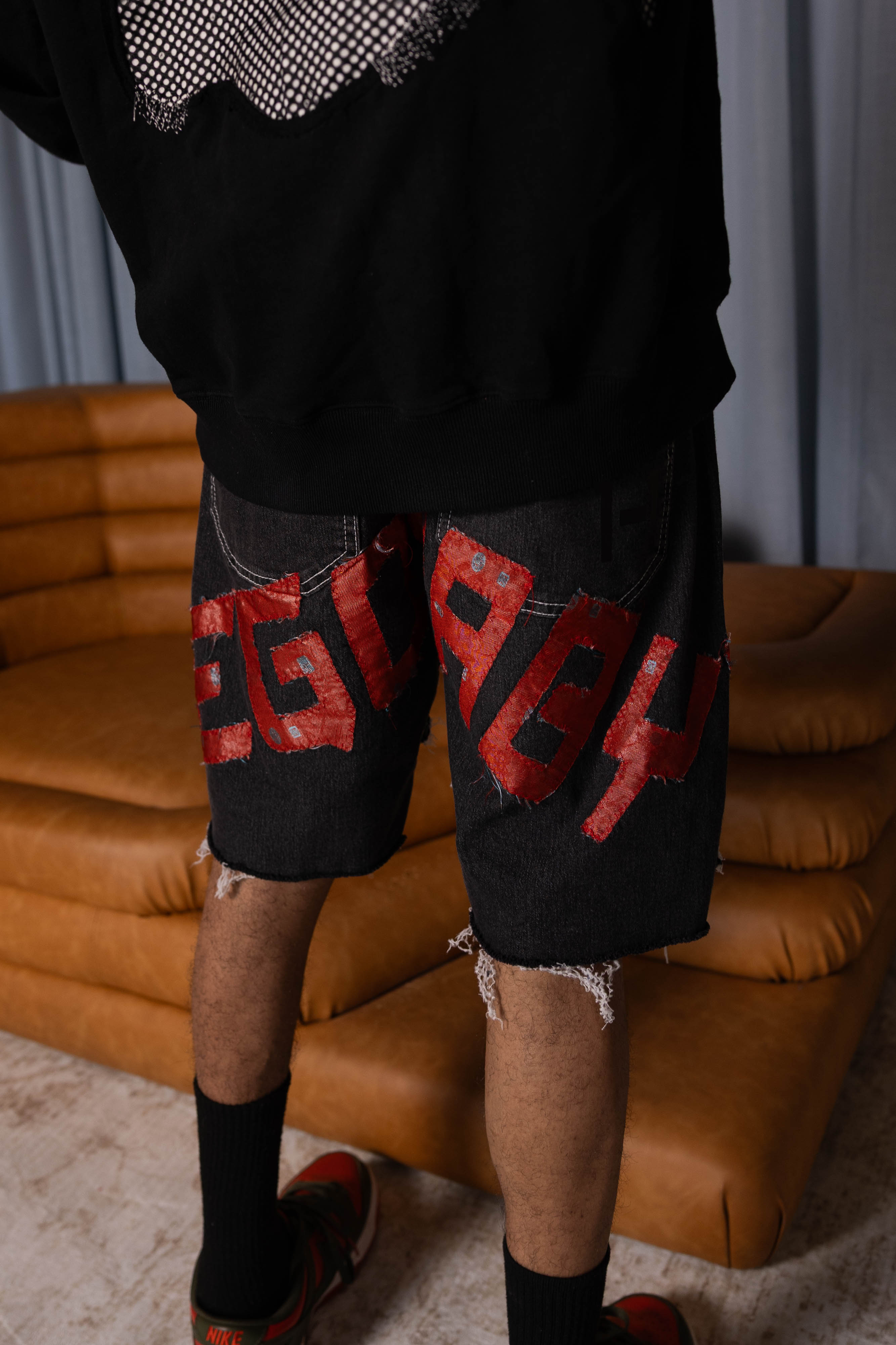 1-1 EB Red Latter Patch Shorts