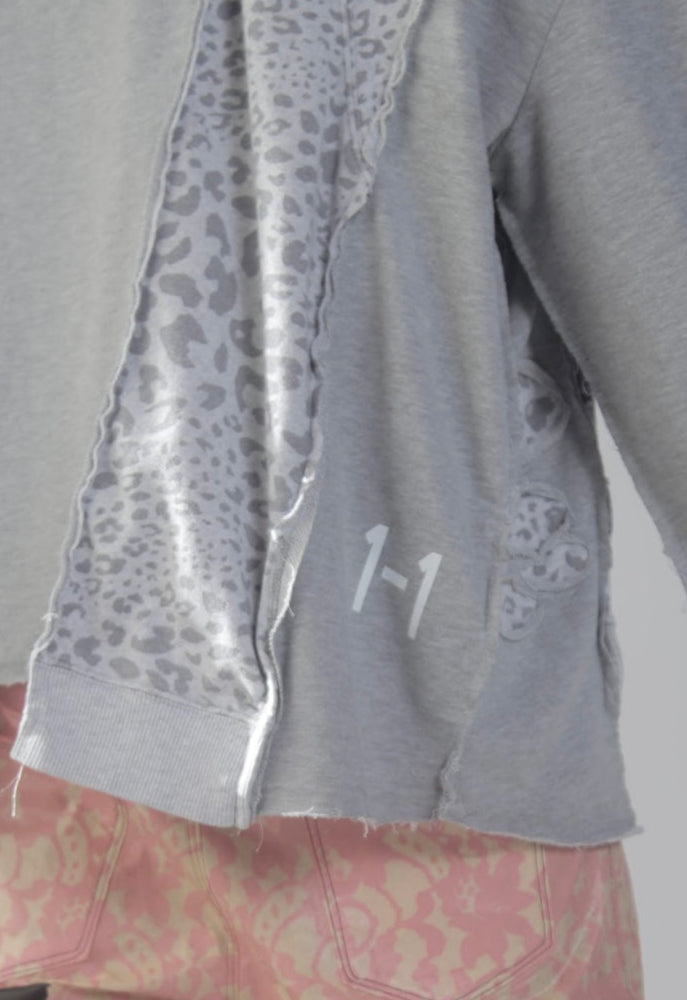 1-1 Cheetah Long Sleeve Light Sweater